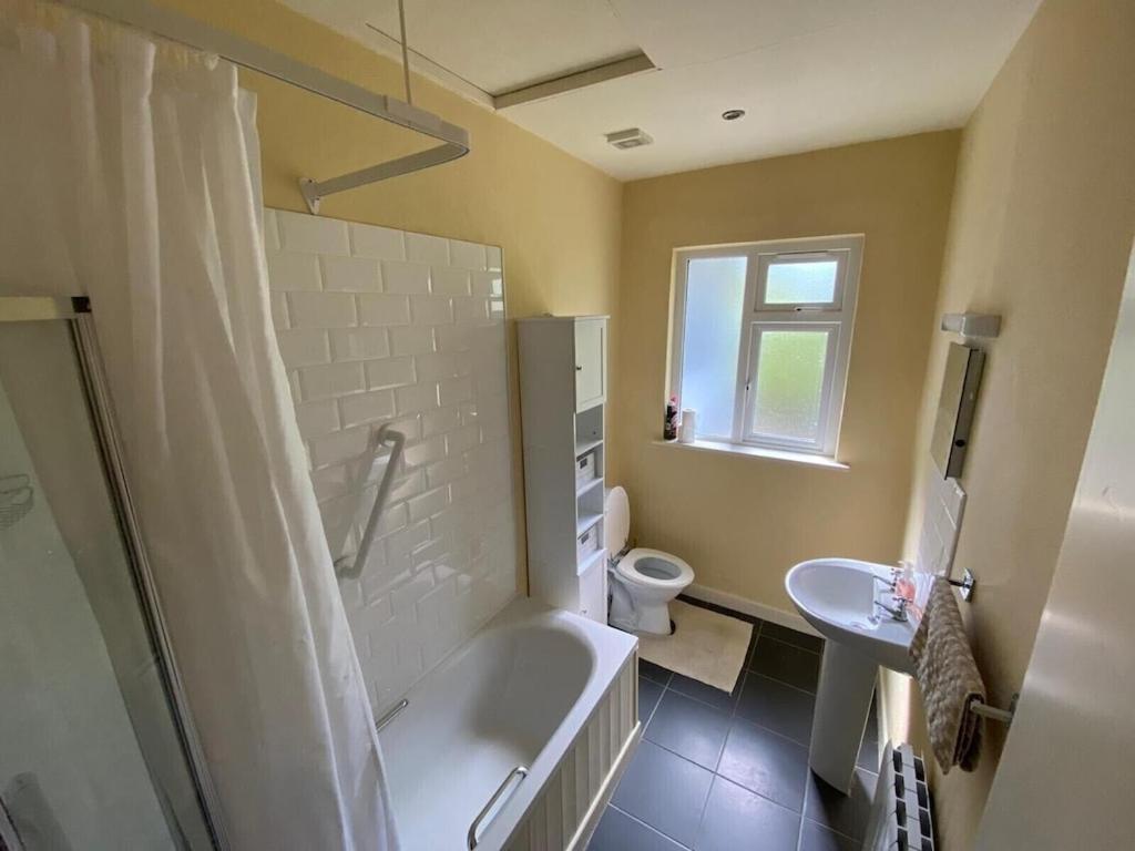 2 Bed Waterfront Property - Close To Courtmacsherry كورك المظهر الخارجي الصورة