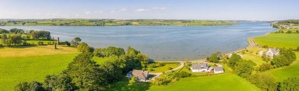 2 Bed Waterfront Property - Close To Courtmacsherry كورك المظهر الخارجي الصورة